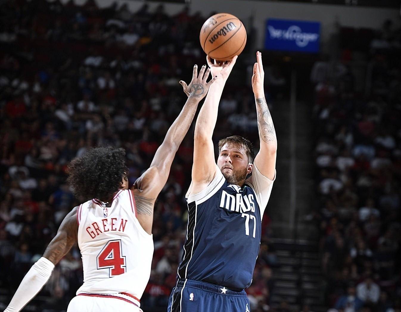 东欧篮球选手技艺精湛,赛场上尽显风采的简单介绍 东欧篮球选手技艺精湛,赛场上尽显风采的简单介绍