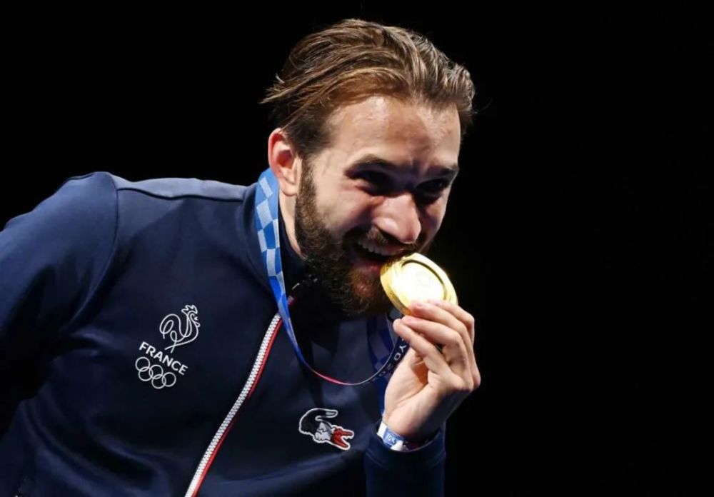 瑞典击剑选手斩获金牌,一往无前 瑞典击剑选手斩获金牌,一往无前